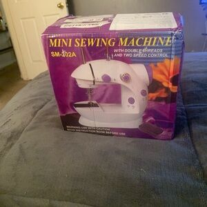 Mini Sewing Machine with Double Threads
